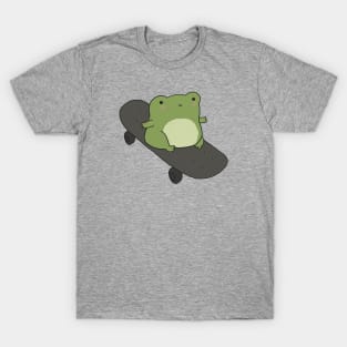 Cute Frog on Skateboard, Kawaii Cottagecore Aesthetic for Skateboarding Fans T-Shirt